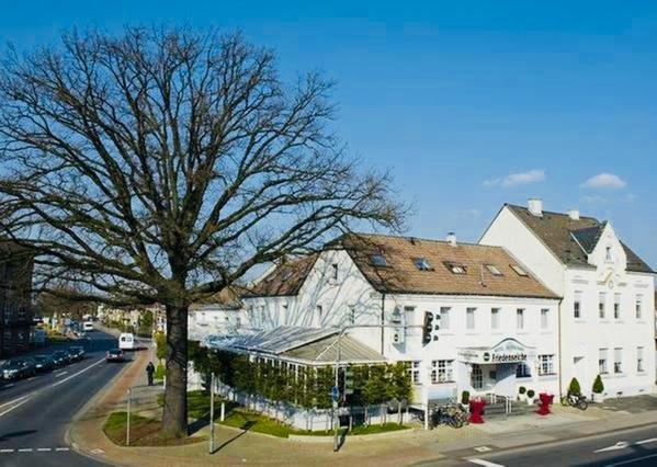 Hotel Friedenseiche Neukirchen Vluyn Bagian luar foto