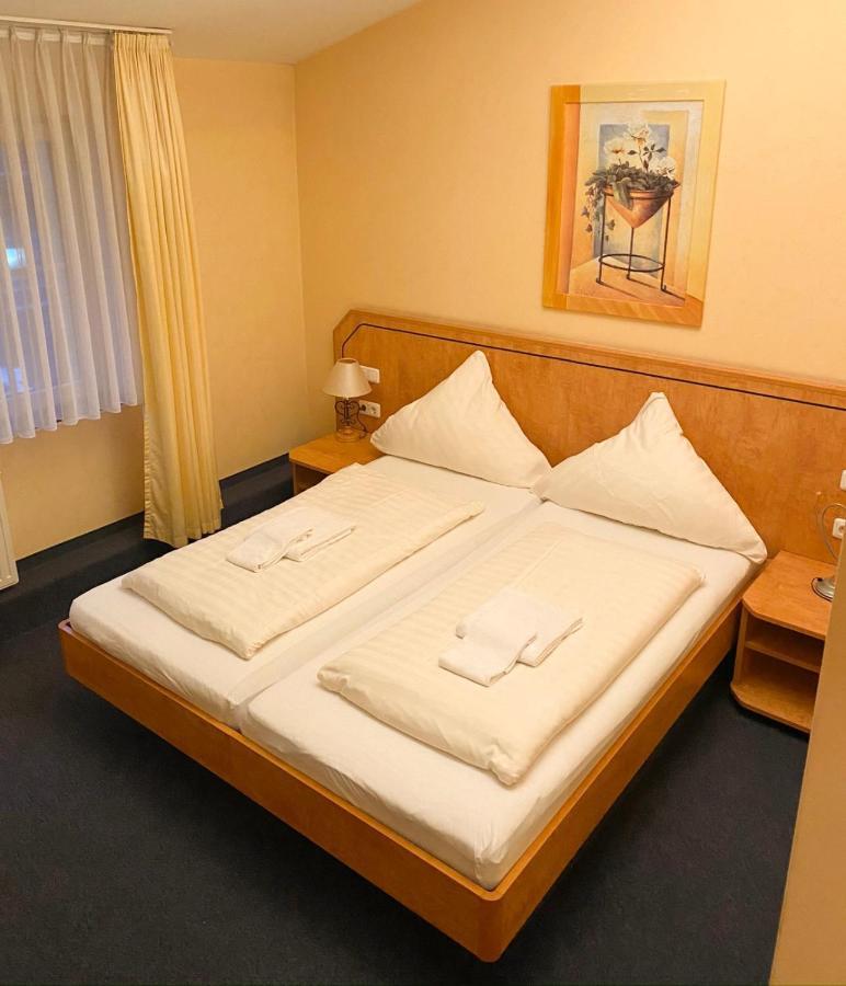 Hotel Friedenseiche Neukirchen Vluyn Bagian luar foto
