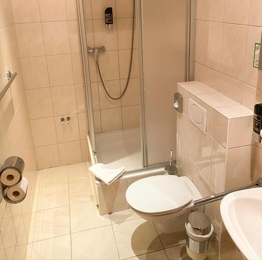 Hotel Friedenseiche Neukirchen Vluyn Bagian luar foto