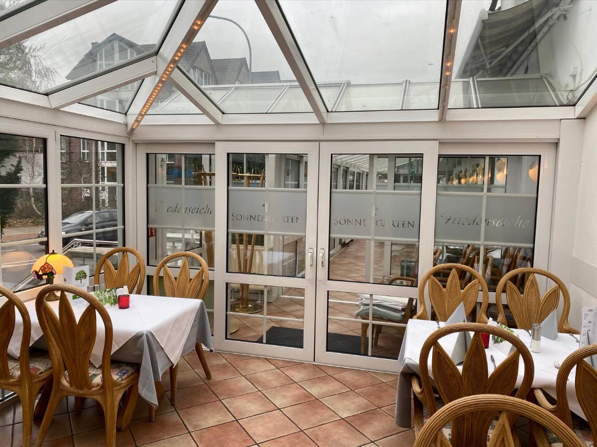Hotel Friedenseiche Neukirchen Vluyn Bagian luar foto